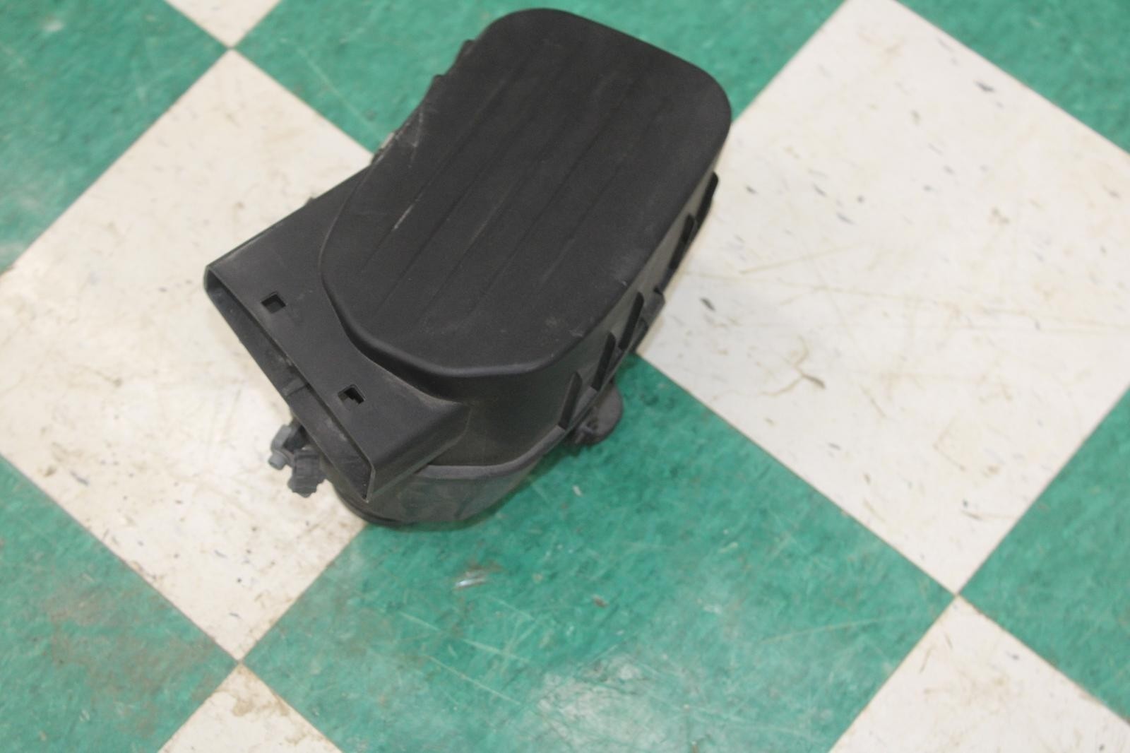 Maserati Ghibli 2014-2020 Right Air box top