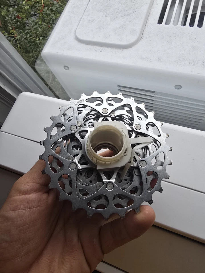 Take Off SRAM Force PG-1170 Road Cassette 11-28T 11-Speed Silver - Image 3 of 3