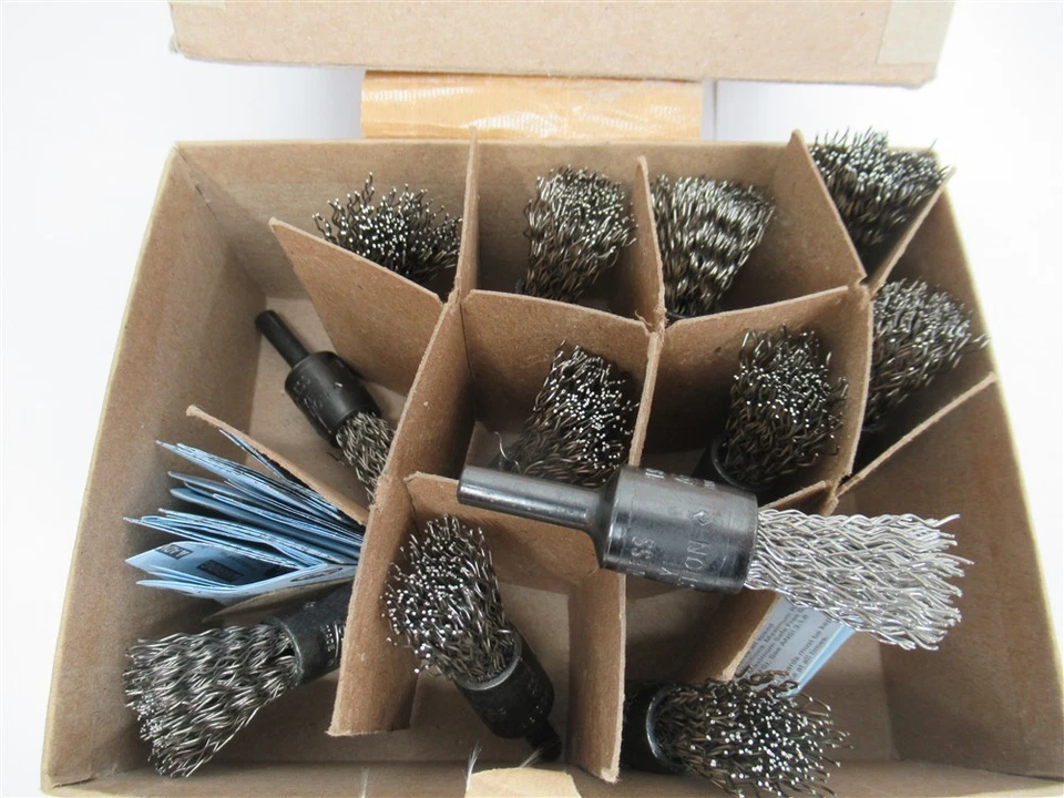 Osborn 32097, vástago de 1/2", vástago de 1/4", 0,020 SS, cepillo de extremo de alambre prensado (PK 12) Foto 2 de 3