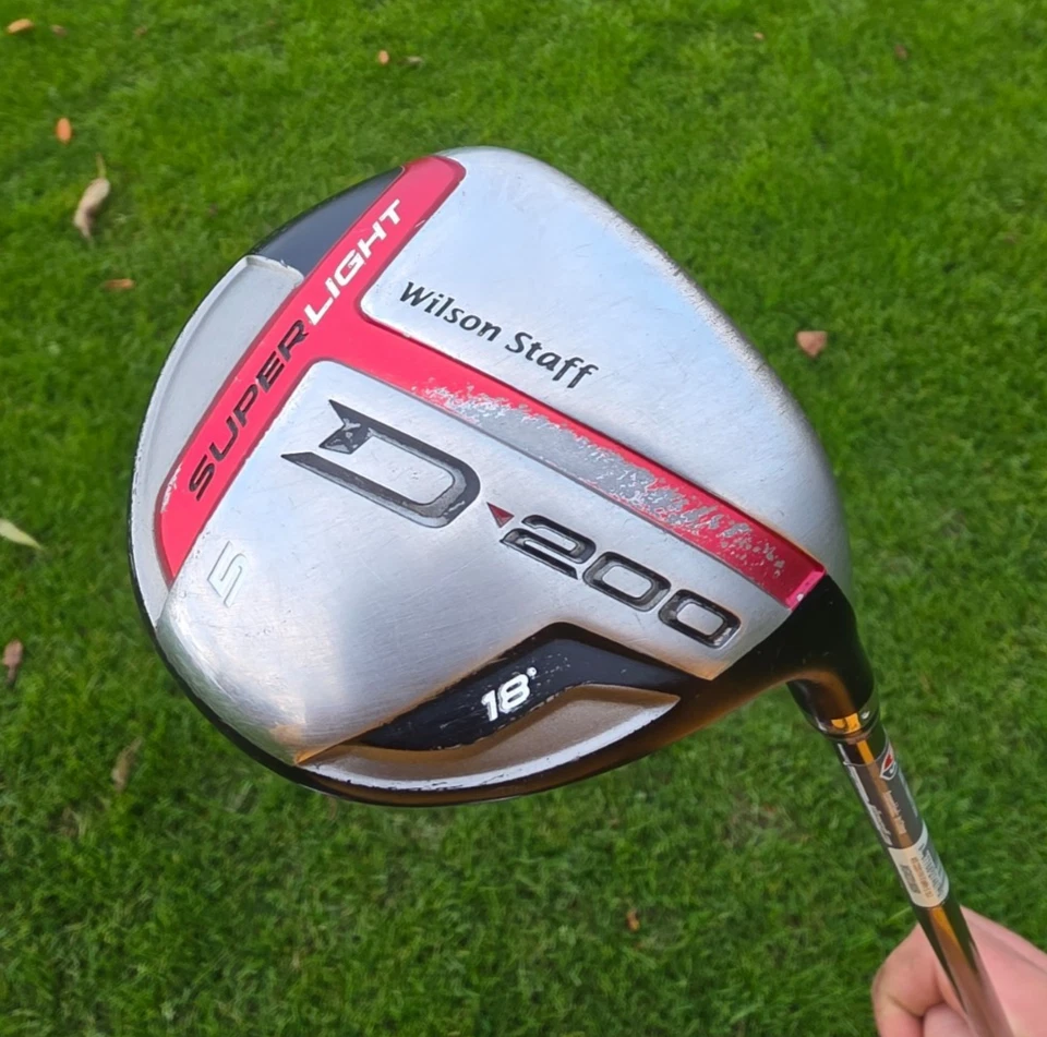 Wilson Staff D200 Holz 5 - 18 Grad - Regular Flex - Schnäppchen - Schlägerhaube