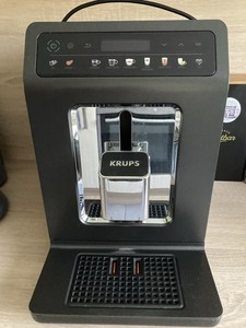 Krups Kaffeevollautomat, Metall-Brühgruppe, EA895N10/70, Schwarz