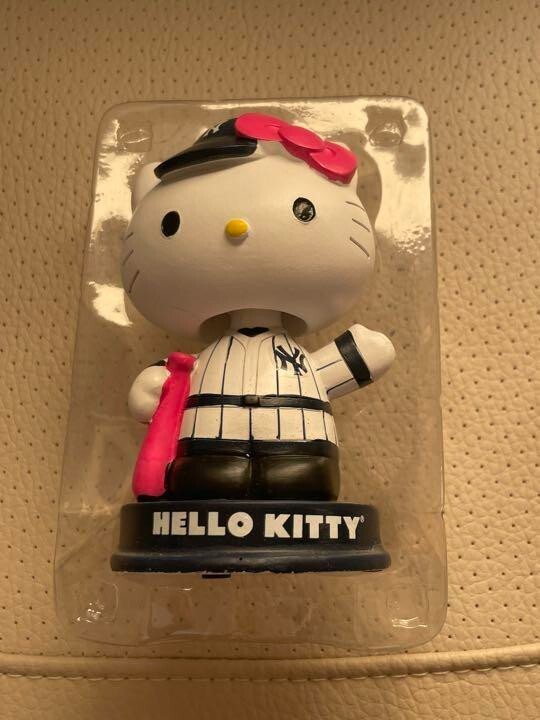 激レア　ハローキティ　ニューヨークヤンキース　2014 New York Yankees SGA 8/24/2014 Japan Hello Kitty Bobblehead