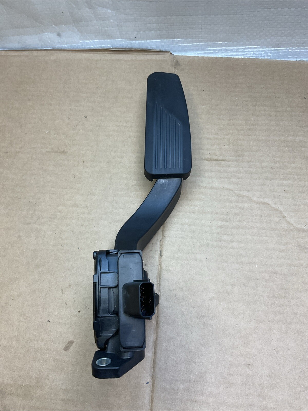 2014 - 2024 MASERATI QUATTROPORTE GAS PEDAL THROTTLE ACCELERATOR SENSOR OEM
