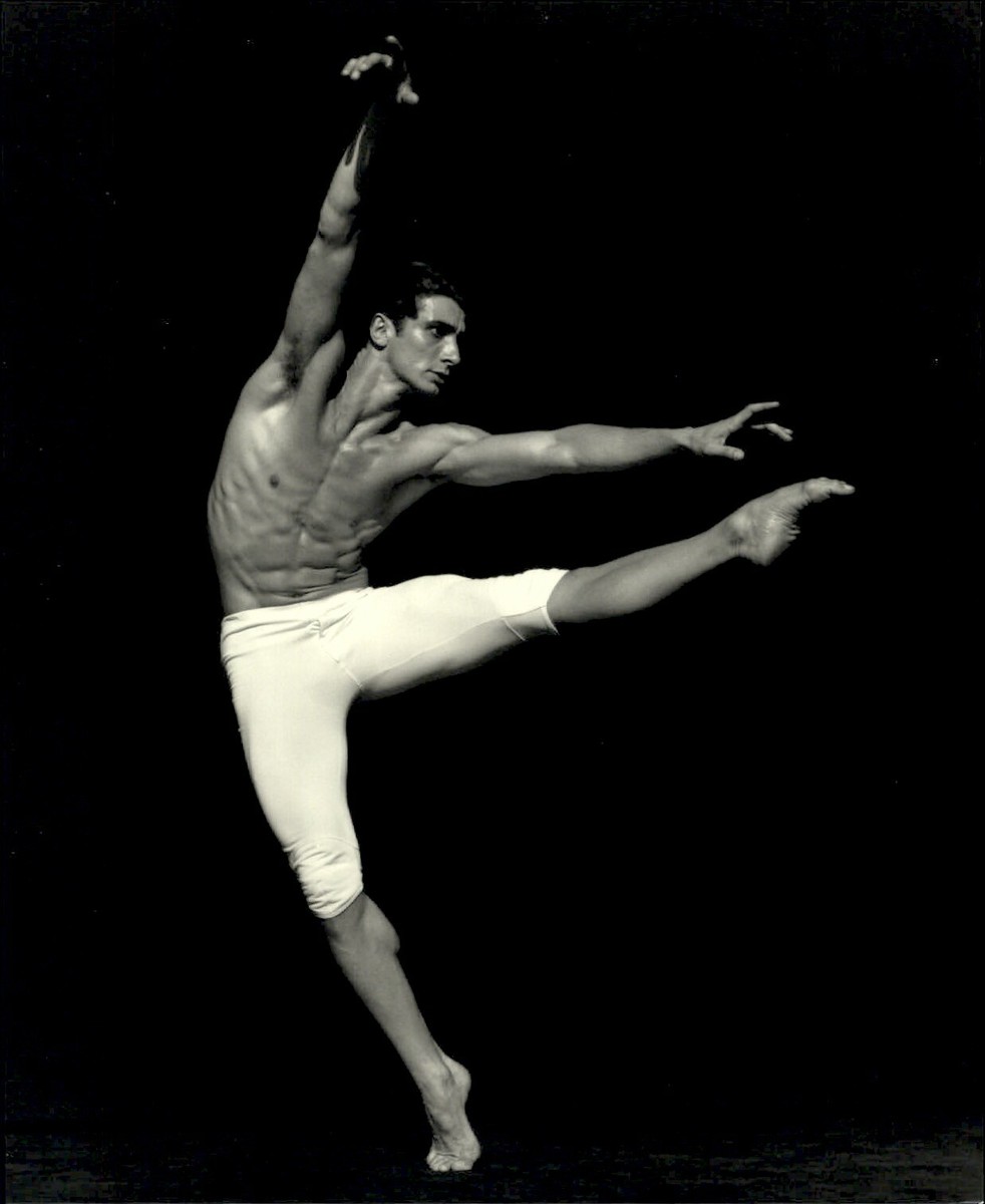 1999 Original HERB RITTS Male Model Dancer Muscular Torso Photo