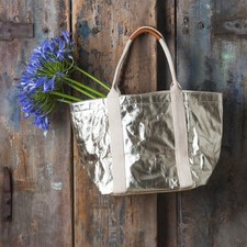 UASHMAMA® Carryall Tote Bag Metallic Platinum Washable Paper Retail $189 Italy