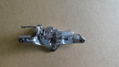 MAZDA 3 GT SPORT REAR BOOT LID TAILGATE WIPER MOTOR - Picture 2 of 4