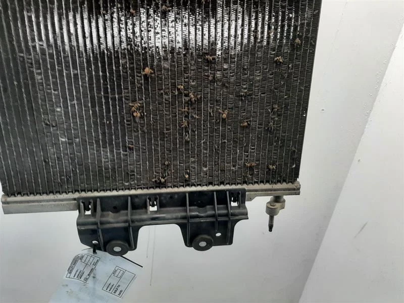 Condensador de CA para camioneta Chevrolet Express 2500 03-18 23469929 Foto 3 de 4