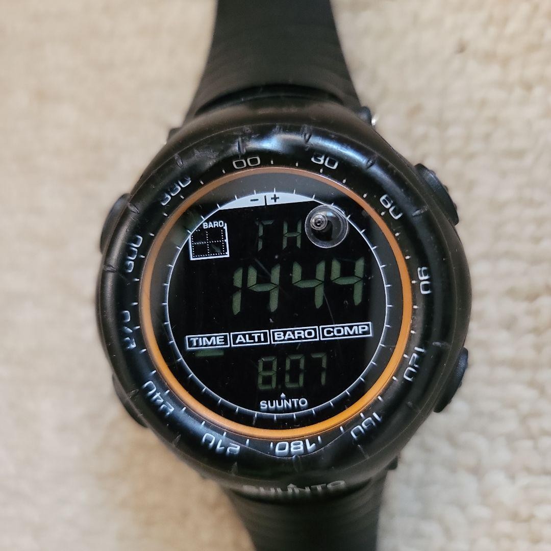 時計 SUUNTO VECTOR BLACK suunto-vector-black-644.png?
