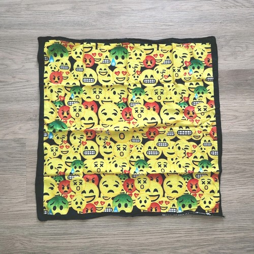 Bandana Emoji Face Icon Bandana Fazzoletto Emoticon 20"x20" - Foto 1 di 10