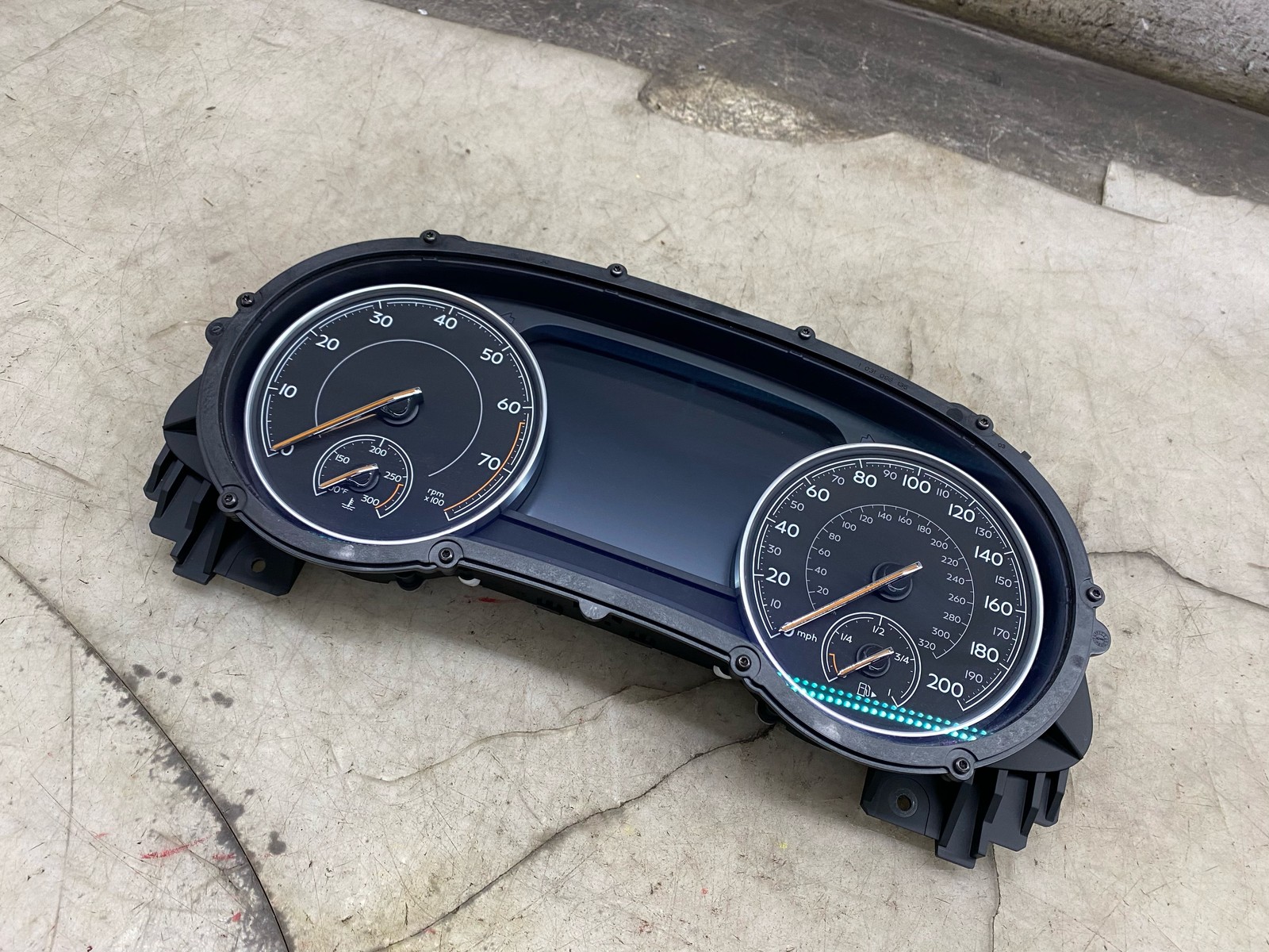 2015-2020 BENTLEY BENTAYGA OEM MPH INSTRUMENT GAUGE CLUSTER *109K* 36A920870B