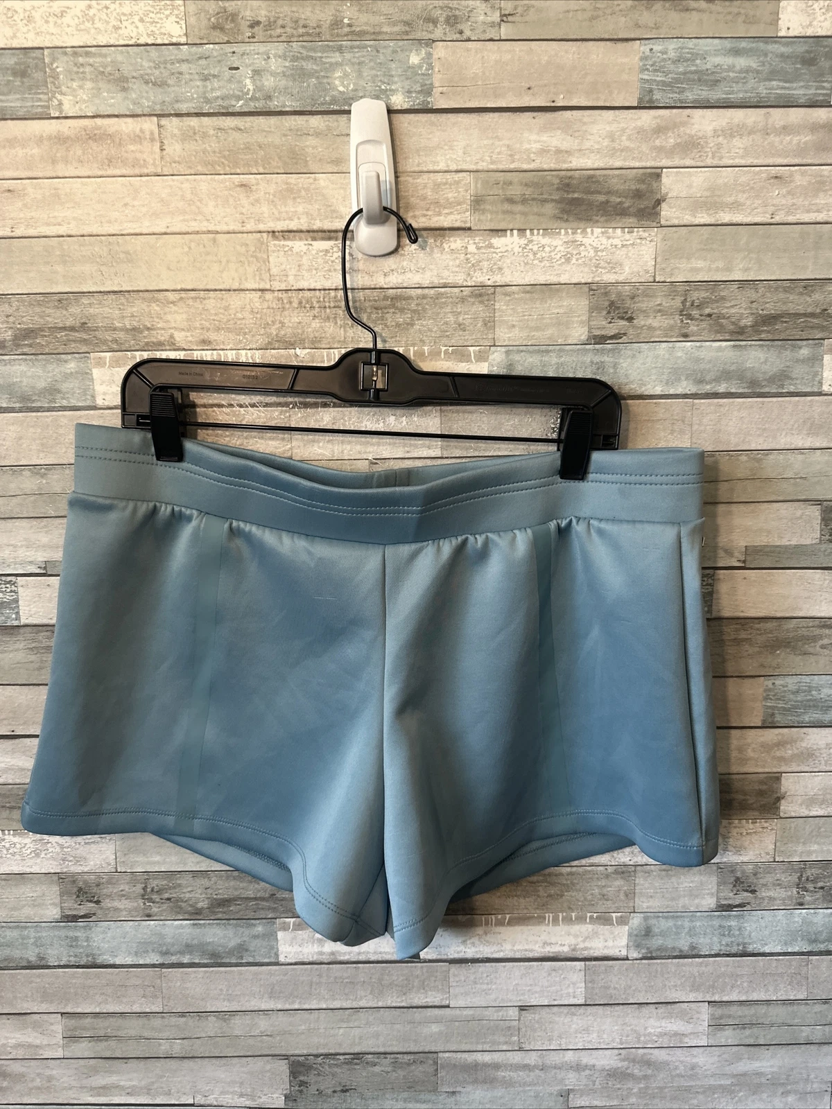 fabletics  shorts