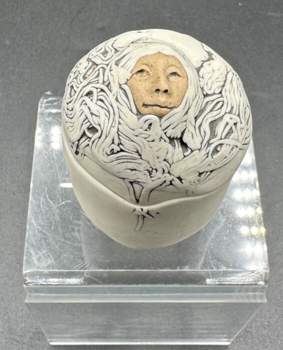 EARLY 1988 JUDE HOLDSWORTH NATIVE AMERICAN INDIAN FACE LIDDED TRINKET POTTERY 3" - Picture 2 of 14