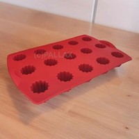 Tupperware Silikon MINI-CANNELÈ SILIKON-FORM Rot Sondermodell