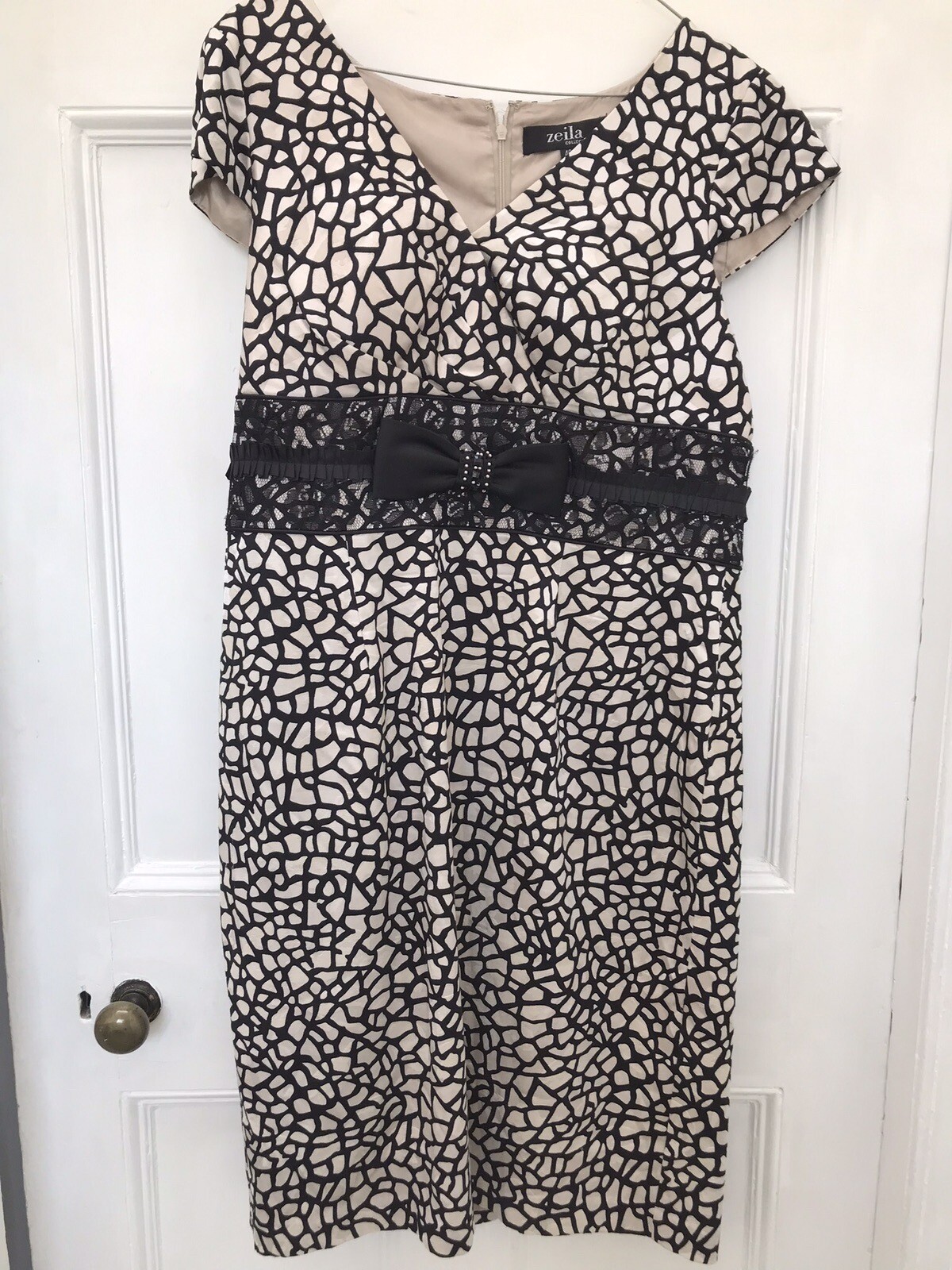 ZEILA OYSTER & BLACK MOTHER OF THE BRIDE OUTFIT DRESS & JACKET SIZE 16
