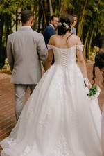 wedding dresses xs used