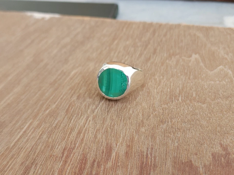 Anillo de malaquita con sello para hombre de plata esterlina 925 maciza piedra preciosa redonda verde Foto 4 de 4