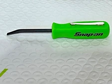 ****GREEN*****Snap-on Promotional Pocket Prybar