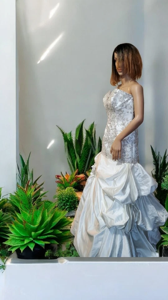 Wedding Dress Size USA Size 14 - Image 4 of 4