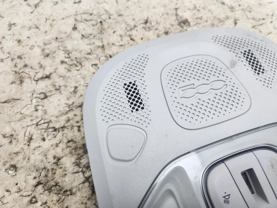 FIAT 500X LUZ DE LECTURA DE TECHO INTERIOR E INTERRUPTOR DE TECHO 7356343110 2015 - 2021 Foto 2 de 4