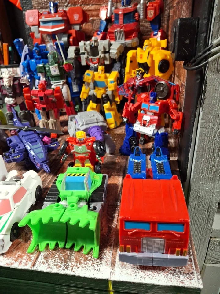 LOTE (24) TRANSFORMERS - Lote Mixto de Antiguos/Nuevos, Completos/Incompletos y Piezas Foto 3 de 4
