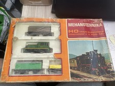 Mehanotehnika HO Scale Battery-Operated Vintage Train Set
