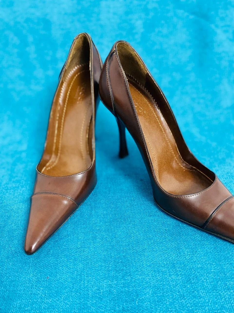Chaussures Gucci cuir marron (taille 35) 