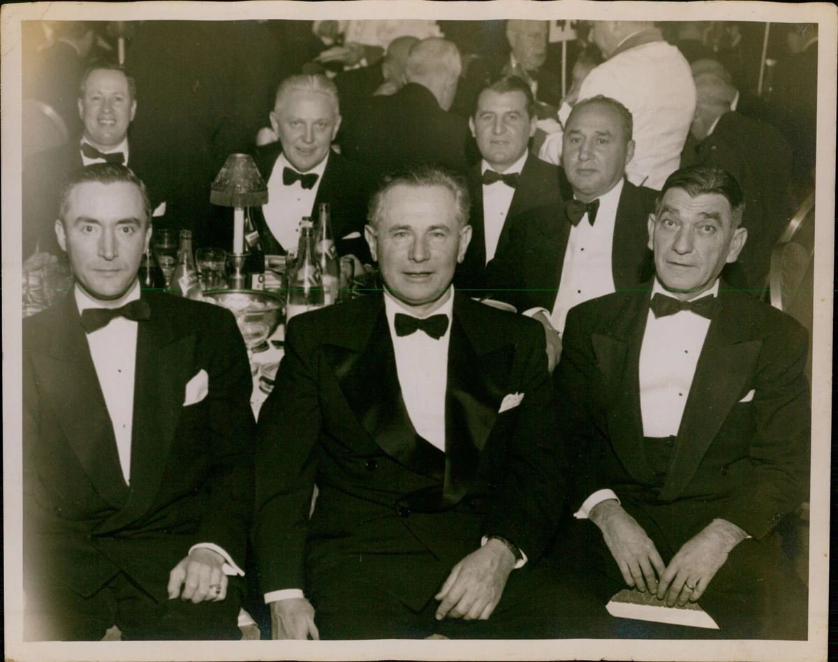 GA59 1920s Original Photo HANDSOME GENTLEMEN Businessmen in