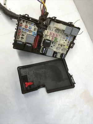 2015 FORD FOCUS (2.0L V4) ENGINE FUSE BOX OEM AV6T-14A067-AB