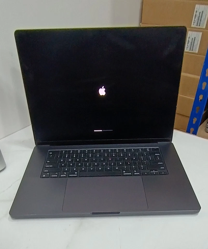 Apple MacBook Pro 16" M3 Max · 64GB · 1TB, photo 3 of 5