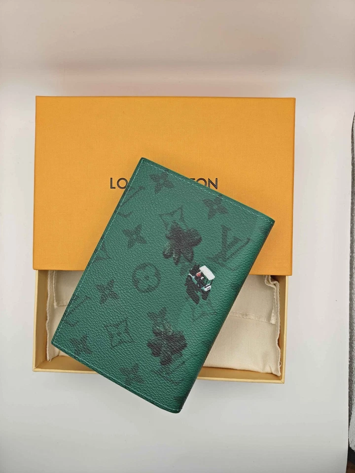 Cartera Louis Vuitton / Pasaporte Verde Golf Cubierta Soporte  Foto 2 de 4