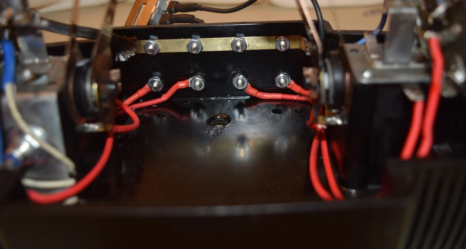 Fully Rebuilt, Refurbished, and Tested Lionel Postwar 275-Watt ZW Transformer - Image 3 of 4