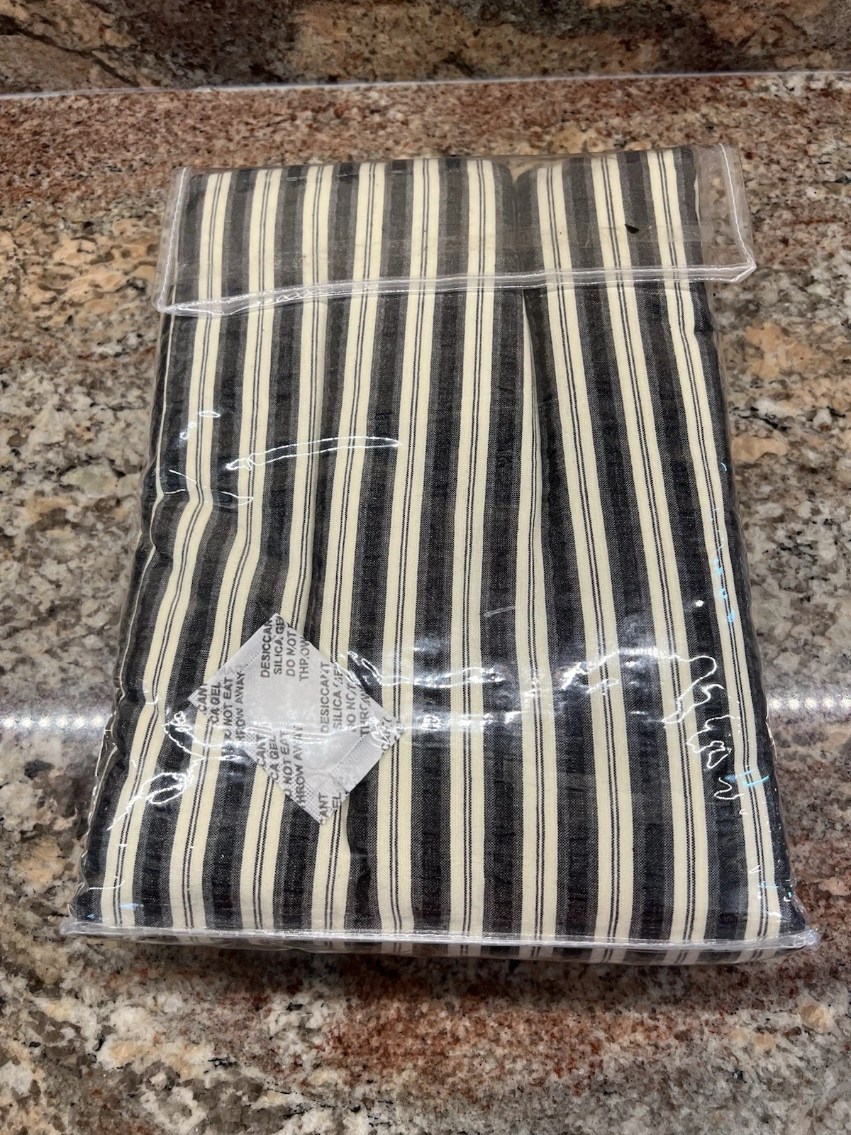 Grace Grain Sack Stripe Shower Curtain - Thumbnail 4