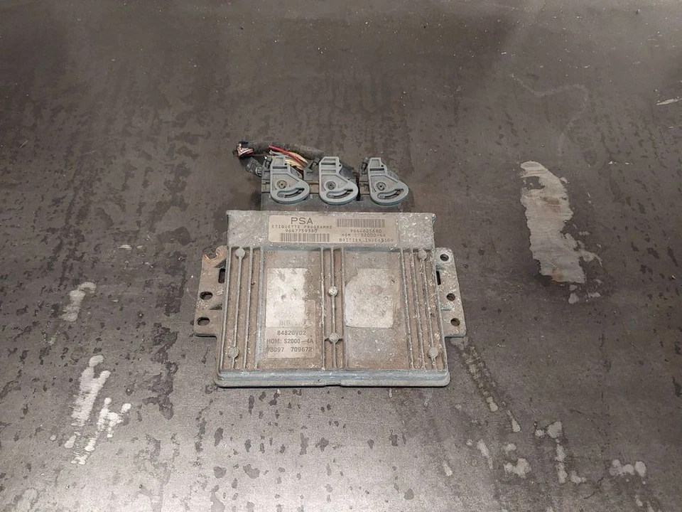 Peugeot 206 1999 Petrol Engine Control Unit Module 9647759380 55kW GIV11749 - Image 2 of 4