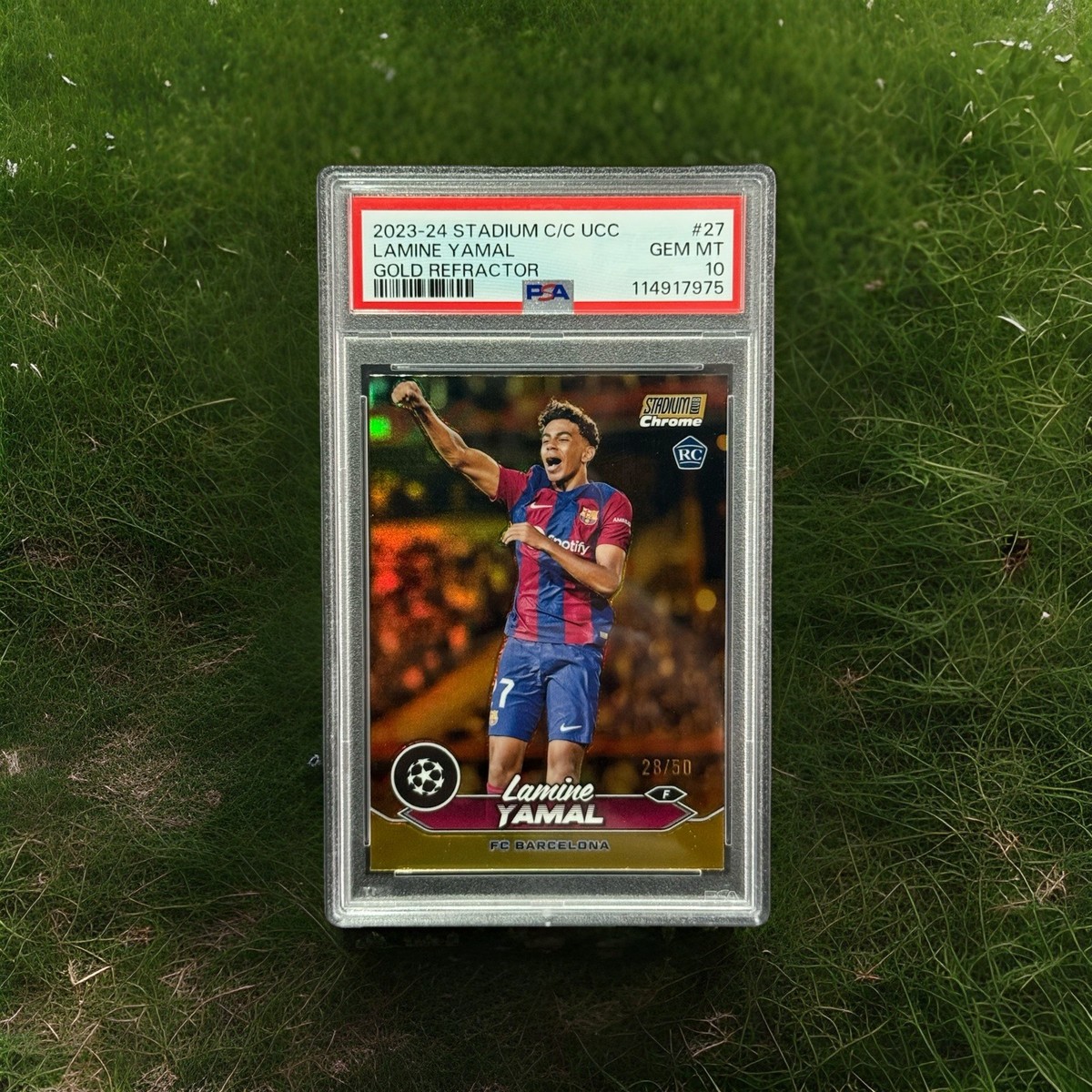 2023-24 Topps Chrome Stadium UCC Barcelona RC Lamine Yamal Gold