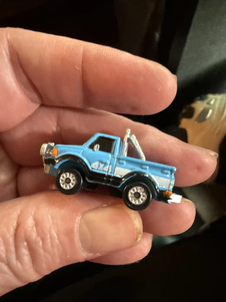 Vintage Galoob Micro Machines DATSUN 4x4 Off Road Pickup Blue White Stripes G - Image 3 of 4