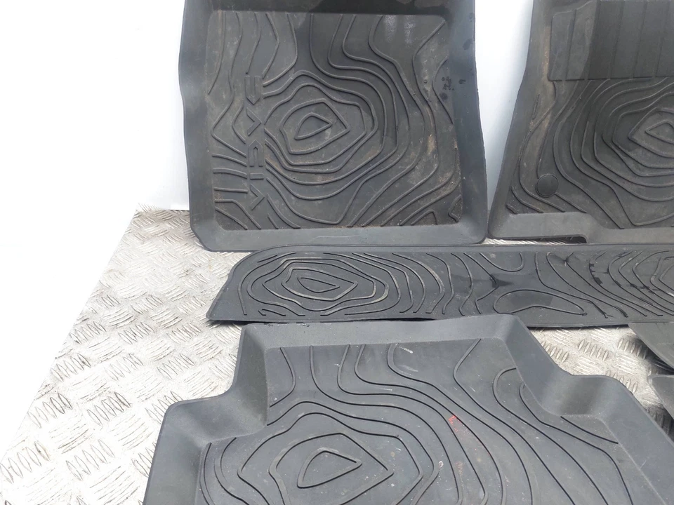 SET OF 5 INTERIOR RUBBER FLOOR MAT LINERS 749022430R DACIA JOGGER 2024 - Image 4 of 4