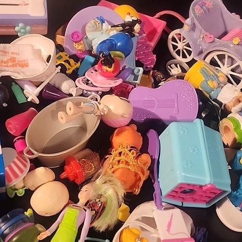 Lot Of Small Toys ~Vintage/Modern Barbie Accessories , Mini Toys - Picture 2 of 6