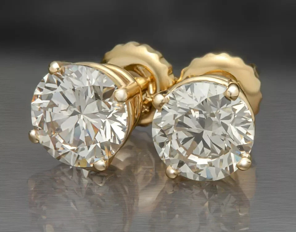 Aretes redondos de diamantes naturales de 1,76 quilates TW en oro amarillo de 14 k Foto 2 de 4