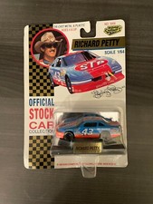 Road Champs 1/64 Scale Die Cast Plastic Part 43 Richard Petty STP Pontiac 1992