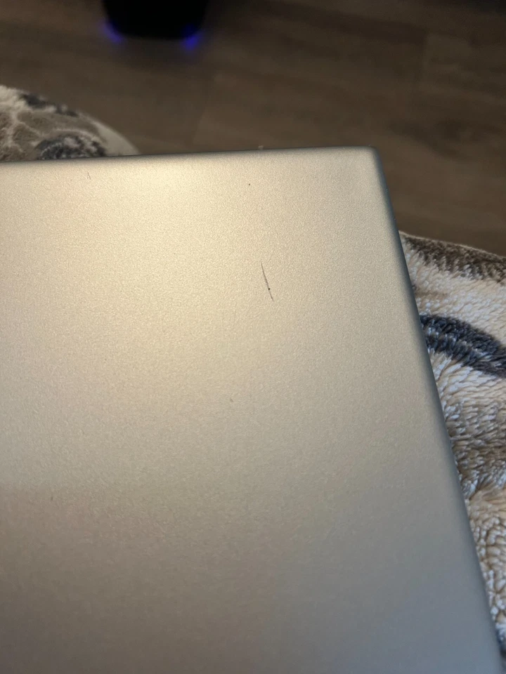 Asus VivoBook 15 15.6" (256GB, Intel Core i7 8th Gen 12GB) Ryzen7 Laptop, Silver - Image 2 of 4