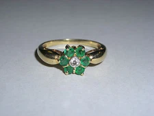 Amazing 14K Yellow Gold Emerald & Diamond Ladies Flower RIng 