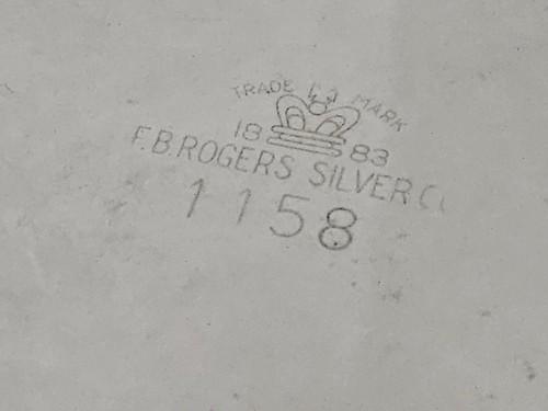 F.B. ROGERS PLATO DE SERVIR CON PATAS REDONDAS PLATEADO CON TAPA #1158 9 1/2" - Imagen 14 de 24