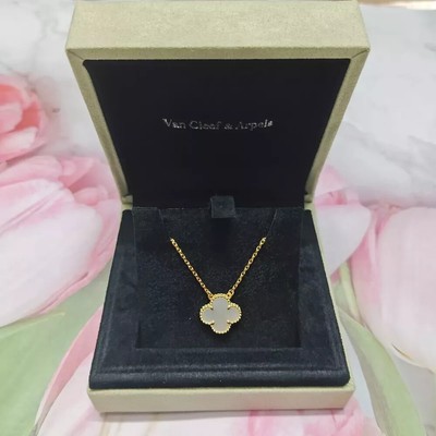 Van Cleef & Arpels 18K Yellow Gold Malachite Vintage Alhambra Pendant Necklace