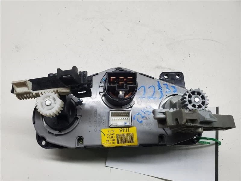 2010-2011, Hyundai Accent GL, контроль температуры с переменным током, 1,6 л, PN-97250-1E065 - Изображение 3 из 4