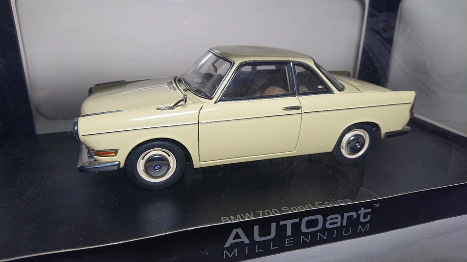 1/18 Autoart Millenium Bmw 700 Sport Coupé Beige Crème Ref.70651 - Photo 2/3