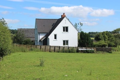 Photo A3 Tir y Pentre Farmhouse Llan-dafal Farmhouse next to Manmoel Roa c2017