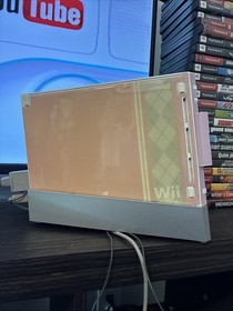 Nintendo Wii RVL-001 (Pink Wrap) Plays GameCube, W/Remote Bag & Princess Game