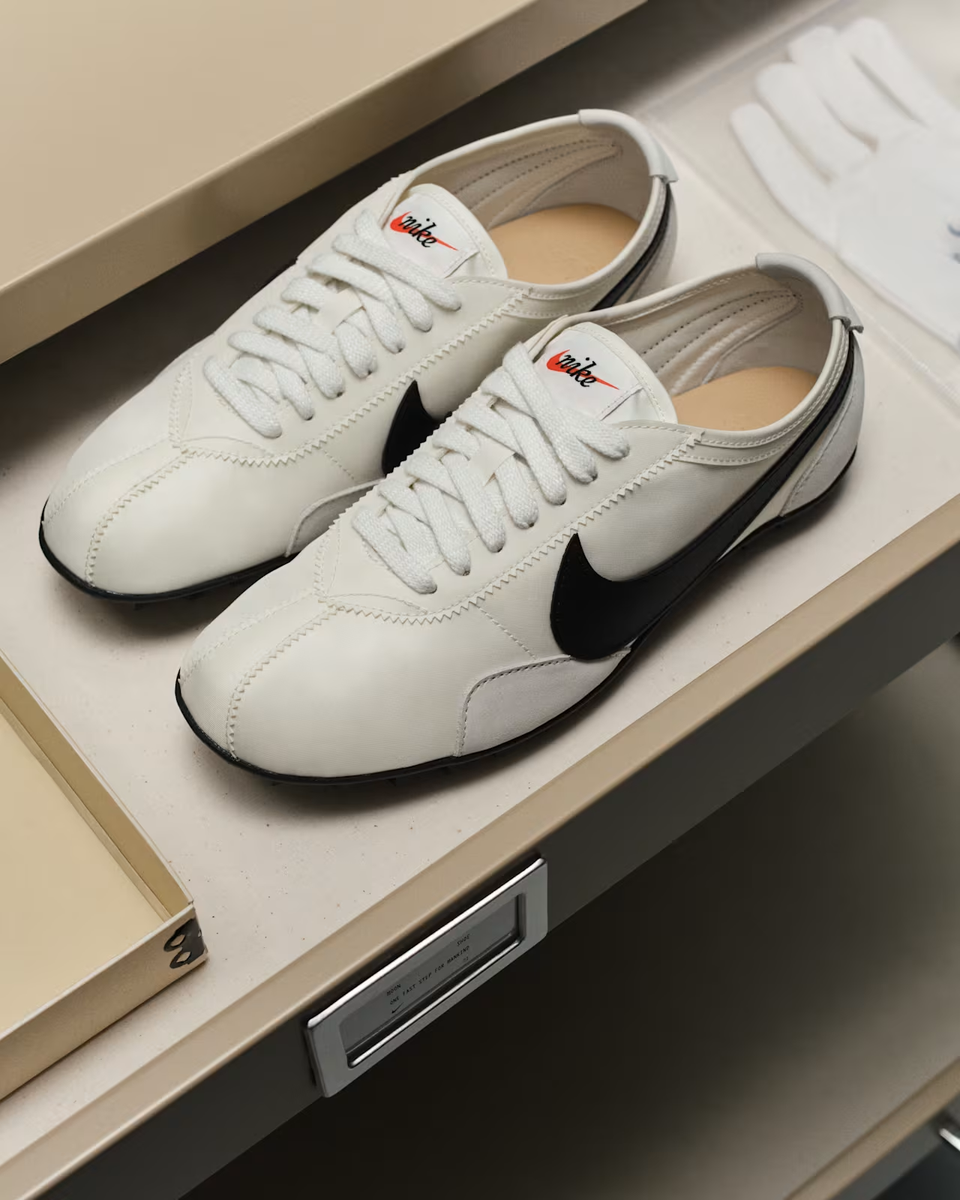 Nike Women's Moon Shoe Soft Pearl and Black II0407-001 | eBay