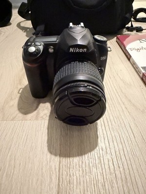 Nikon D50 Digital SLR Camera With Lens 18-55mm Battery Charger & Case Working