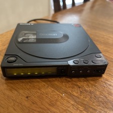 Sony Discman D-15 Portable CD Player READ